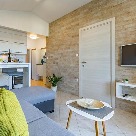 Apartments Denis 2 Медулин Екстериор снимка